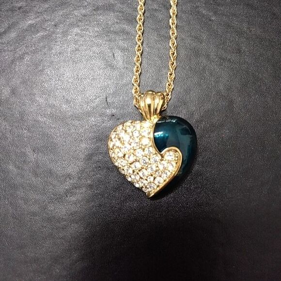 Jewelry - Rhinestone and enamel gold tone heart necklace